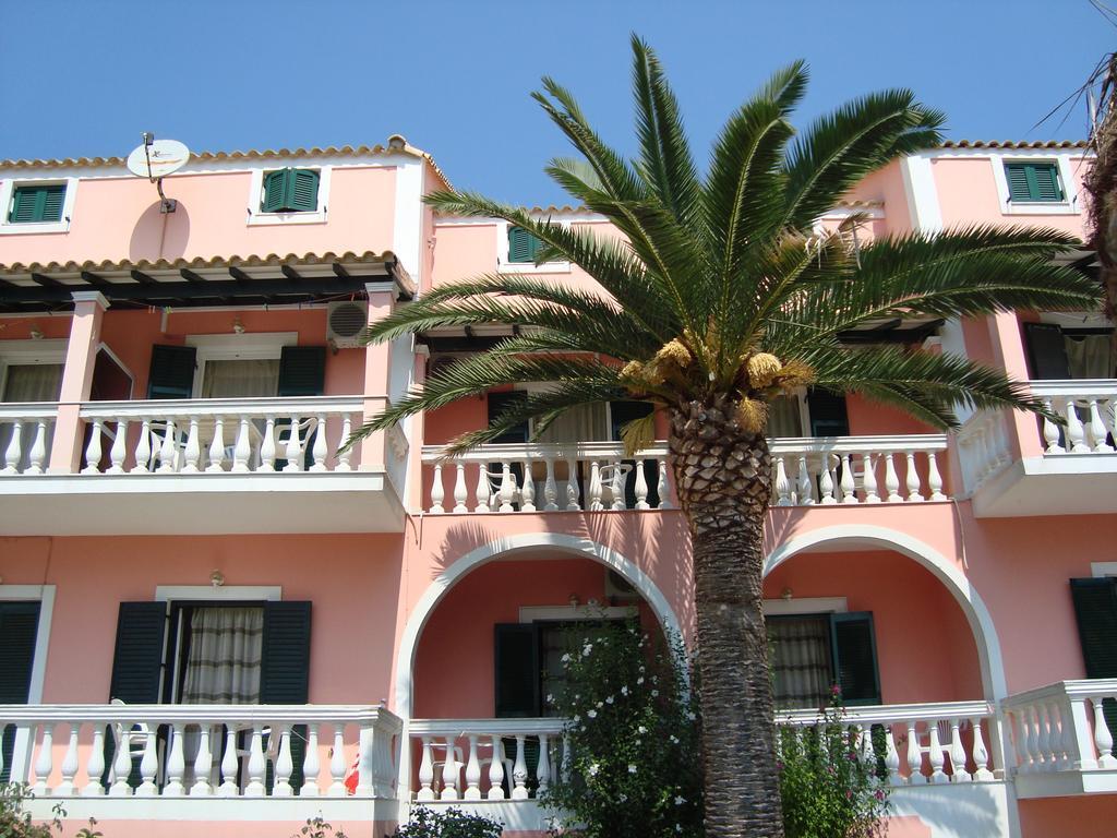 Ferienwohnung Pink House Socrates Vitaládes Exterior foto